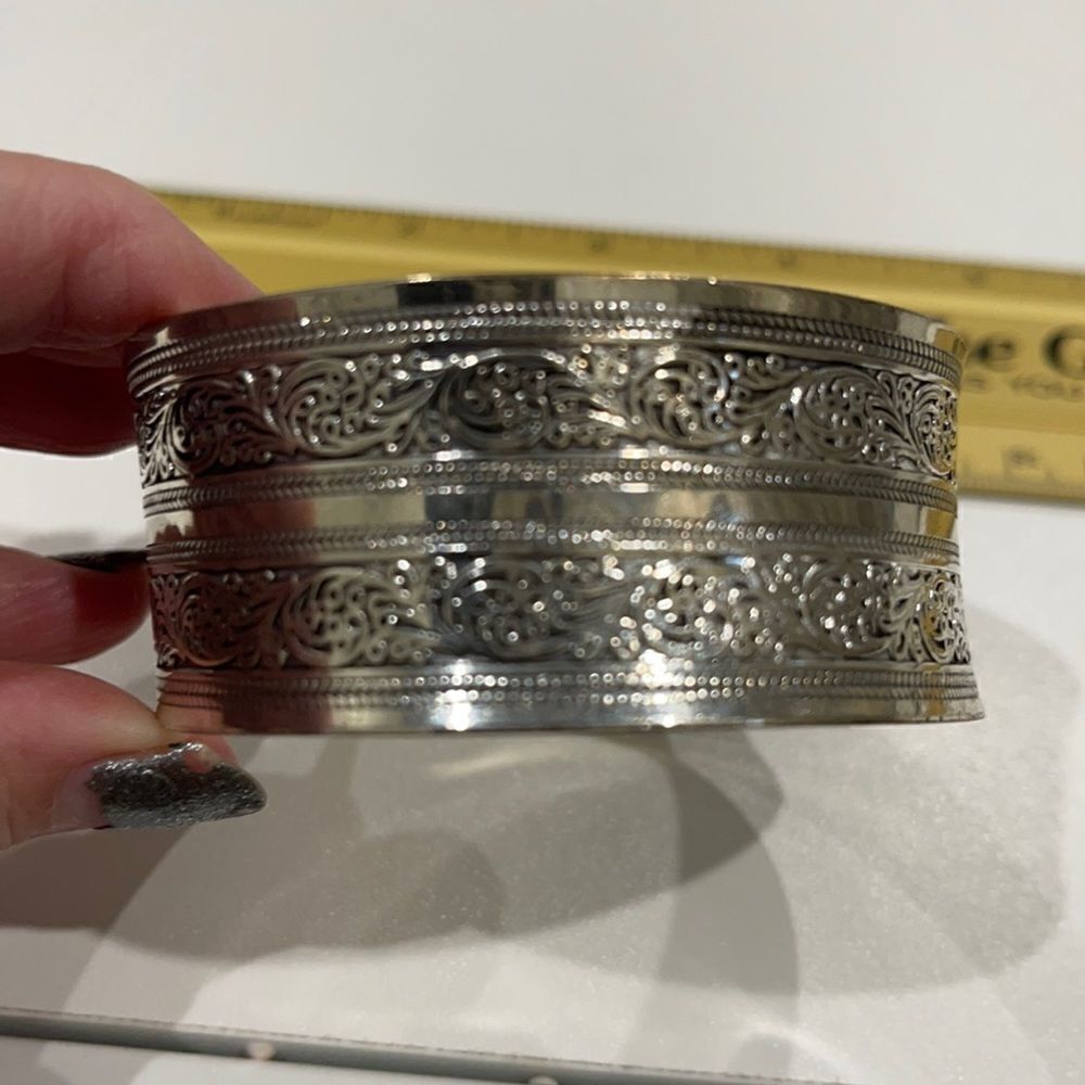 BEAUTIFUL SILVER Scroll Imprinted Cuff!